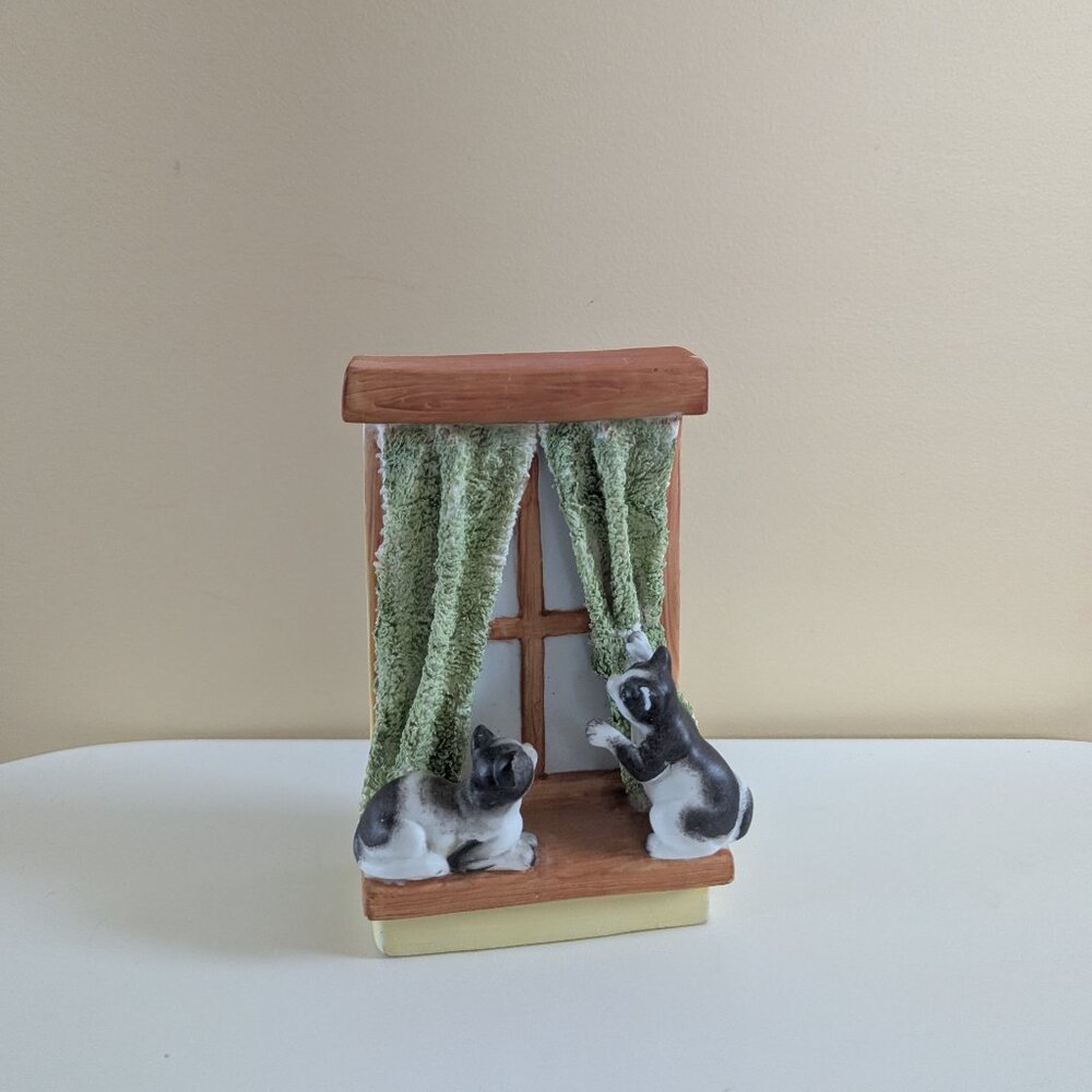 WINDOW CAT VINTAGE DECOR PIECE